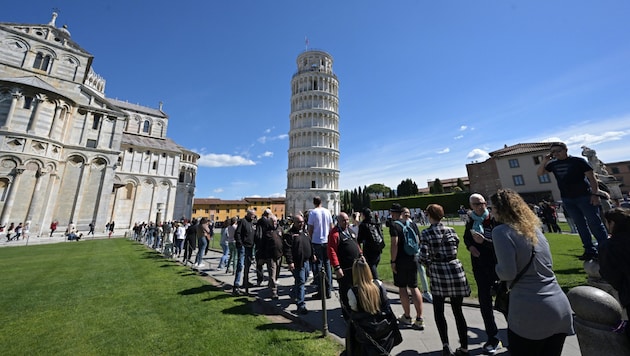 Nach Pisa schaffte es die Klasse noch – kurz danach kam es zu dem unerwarteten Todesfall des Schülers. (Bild: AFP/Andreas SOLARO)