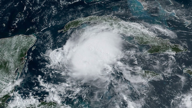 This is what hurricane "Beryl" looks like on a satellite image. (Bild: APA/AFP/NOAA/RAMMB/Jose ROMERO)