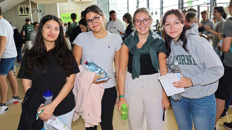 Anja and Vanessa (right) are taking the Med AT for the first time (Bild: Jauschowetz Christian/Christian Jauschowetz)