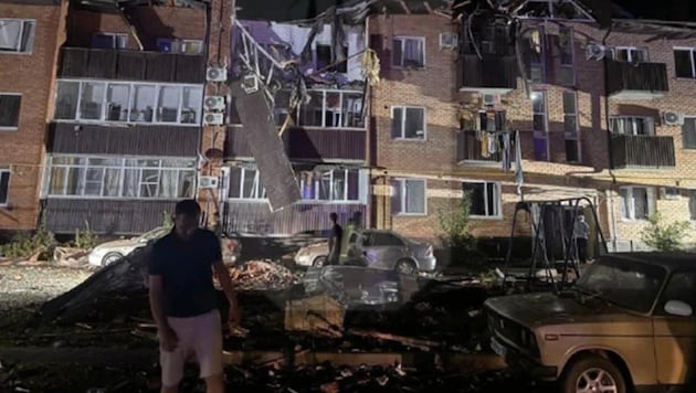 In the Krasnodar region, a residential building was severely damaged. One child died as a result of the attack. (Bild: ostorozhno_novosti)