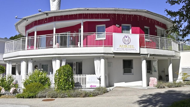 This house in Zell am Moos was home to a large part of Gabriela M.'s business, which was largely financed by her customers. (Bild: Manfred Fesl)