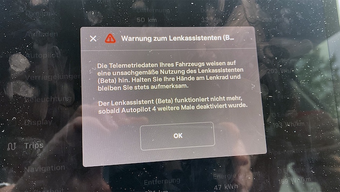 Der Spurführungsassistent erkennt schlecht, dass der Fahrer anwesend ist, und schaltet sich ...