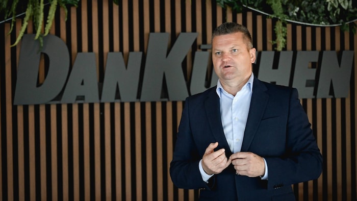 "The cooperation with the kitchen studio was terminated by the law firm Wolf Theiss with ...