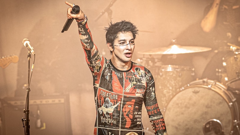 Frontman Remington Leith heizte dem Publikum ein. (Bild: Rockhouse/Wolfgang Kofler)