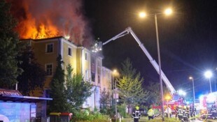 Die ehemalige Musikschule in Vöcklabruck brannte lichterloh.