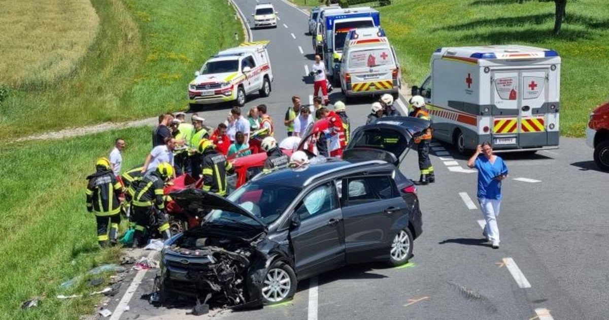 Querverkehr übersehen - Zwei Frauen Starben Bei Autounfall Im ...