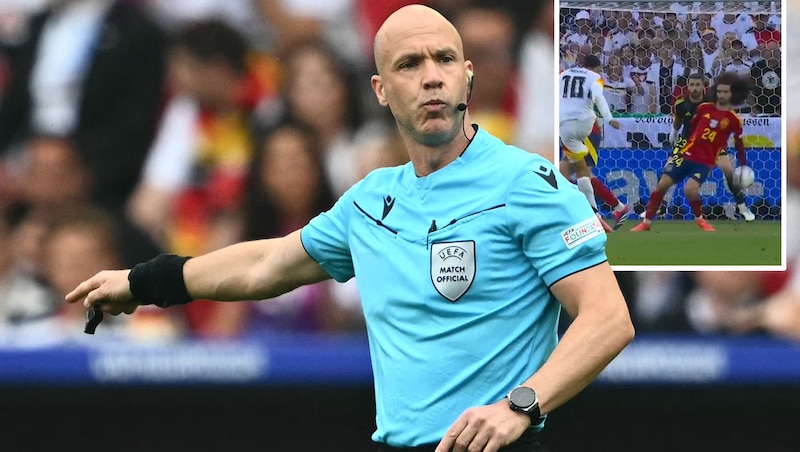 Schiedsrichter Anthony Taylor stand mehrfach im Fokus. (Bild: AFP/Fabrice COFFRINI, Screenshot ORF)