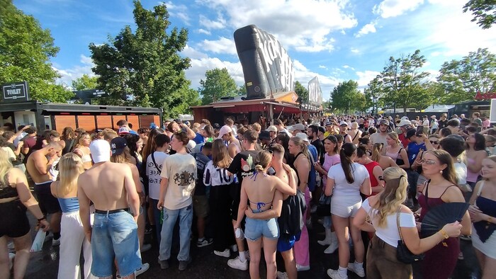 Vier Wasserstellen für rund 60.000 Menschen bei gut 30 Grad Celsius: Die Rechnung ging nicht wie ...