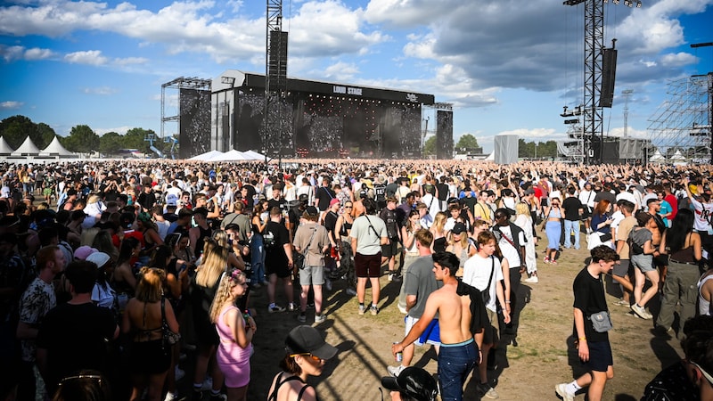 Die Hauptbühne des Rolling Loud Festivals war schon am Nachmittag mehr als gut gefüllt. (Bild: Andreas Graf)