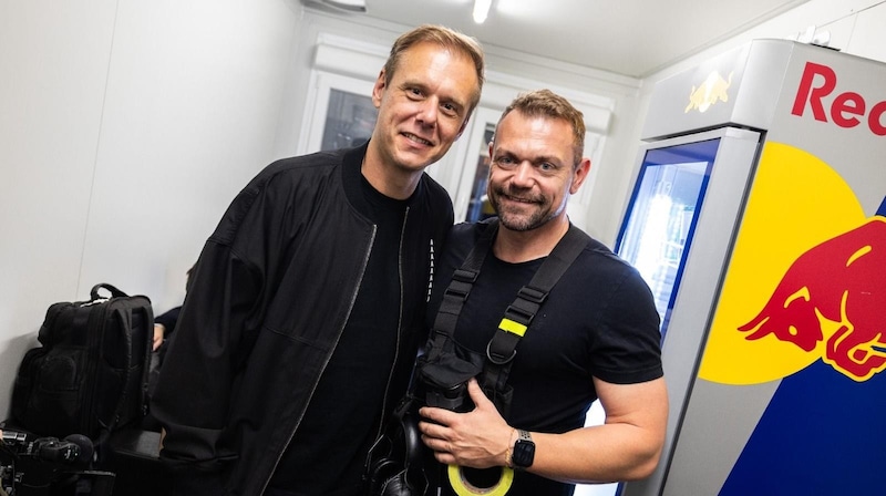 Wolschlager (re.) mit der niederländischen DJ-Legende Armin van Buuren. (Bild: zVg)