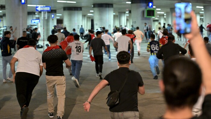 Riots after the public viewing at Vienna Central Station