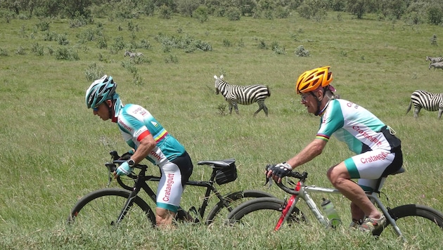 Krivetz (left) and Lackner left the younger competitors behind them in the Kenyan national park "Hell's Gate". (Bild: Crataegutt Seniors)