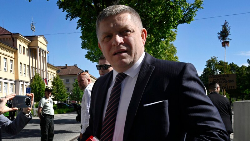 Robert Fico (Bild: AP/Radovan Stoklasa)