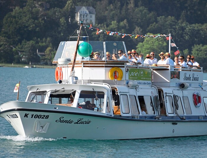 The "Santa Lucia" is ready for the heroes of the year.