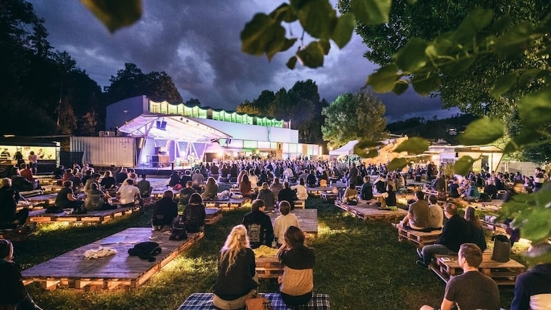 Das poolbar Festival hat sowohl einen Innen- als auch Außenbereich. (Bild: Poolbar)