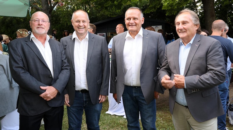 Vier Bürgermeister unter sich: Wolfgang Kovacs, Karel Lentsch, Gerhard Dreiszker und Werner Friedl. (Bild: Mucky Korlath)