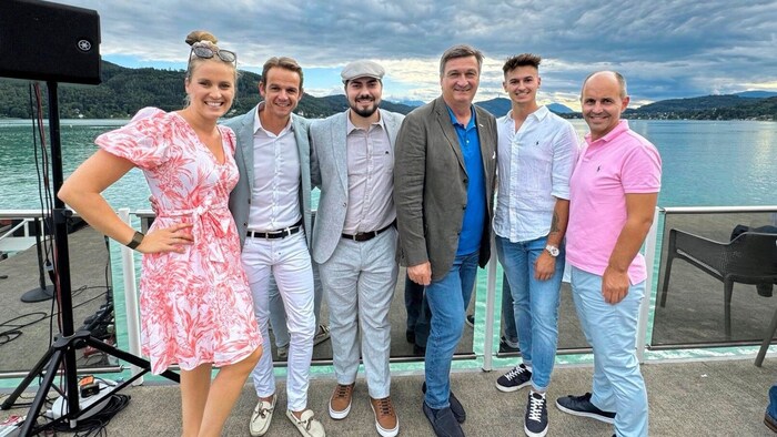 Basic, Polka, Kramer, Mandl, Sylle und Figge (von li. nach rechts) auf dem „JW-Cruise“