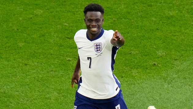 Bukayo Saka rettete England in die Verlängerung.  (Bild: AP ( via APA) Austria Presse Agentur/ASSOCIATED PRESS)