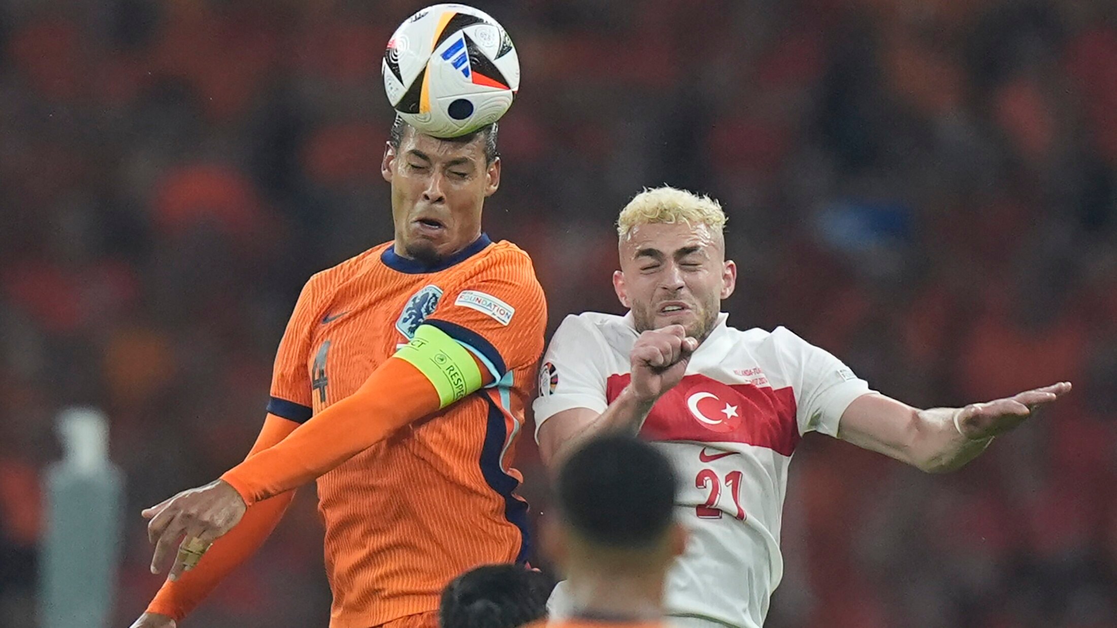Einzug ins Halbfinale - 2:1! Niederlande bezwingen Türkei nach ...