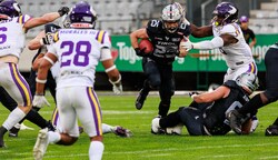 Running Back Tobias Bonatti tankte sich immer wieder gegen die Vikings durch, die Raiders verloren aber 19:27. (Bild: Goran Milosavljevic)