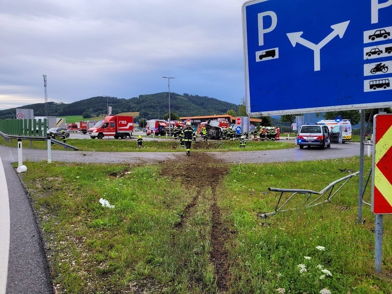 A baleset helyszíne a Straß im Attergau-i autópálya-szerelőhelyen. (Bild: FF St. Georgen im Attergau)