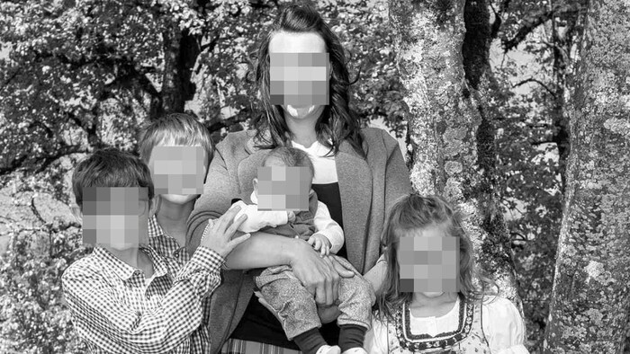 Ein Bild der Familie aus glücklichen Tagen.