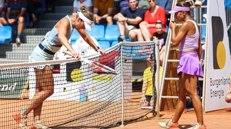 Betina Stummer (left) had to retire due to injury, Koller won. (Bild: GEPA/GEPA pictures/Armin Rauthner)