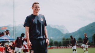 Trainer Lijnders gewann mit den Bullen das letzte Testspiel der Vorbereitung. (Bild: FC Red Bull Salzburg/Andreas Schaad)