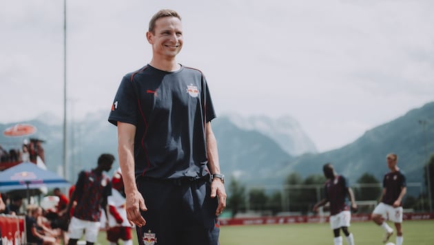 Trainer Lijnders gewann mit den Bullen das letzte Testspiel der Vorbereitung. (Bild: FC Red Bull Salzburg/Andreas Schaad)