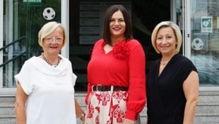 Ingrid Salamon, Astrid Eisenkopf und die aktuelle Bürgermeisterin Claudia Schlager (v. li.)