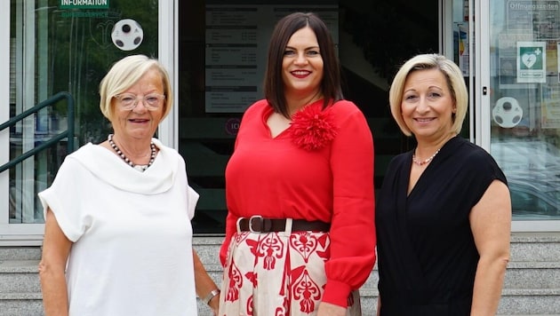 Ingrid Salamon, Astrid Eisenkopf und die aktuelle Bürgermeisterin Claudia Schlager (v. li.) (Bild: zVg)