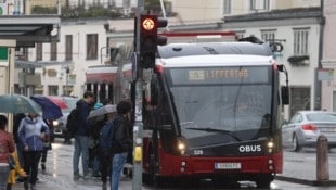 Wieviele Fahrgäste benutzten tatsächlich den Obus und die Lokalbahn? Seit 2023 gibt es genaue Zahlen dazu. (Bild: Tröster Andreas)