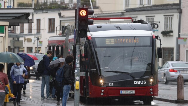 How many passengers actually used the trolleybus and local train? Exact figures have been available since 2023. (Bild: Tröster Andreas)