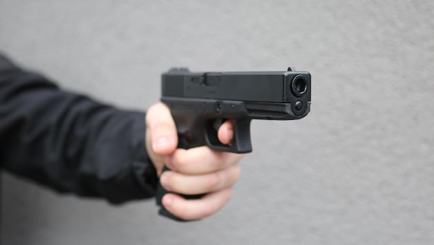 Der 17-jährige Freund „entsorgte“ die Waffe. (Bild: Scharinger Daniel)