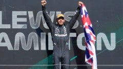 Lewis Hamilton gewinnt in Silverstone. (Bild: AP/Luca Bruno)