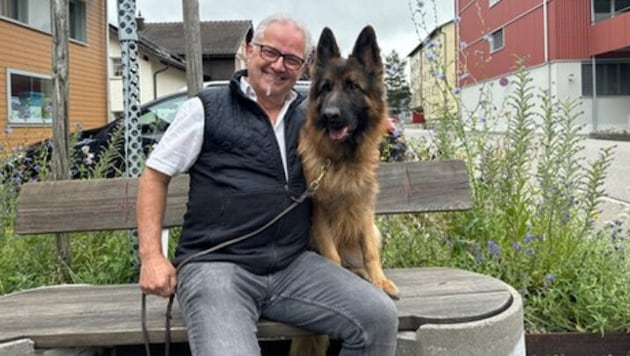 Shepherd dog "Ayla" is reunited with her owner. (Bild: KaPo Appenzell Innerhoden)