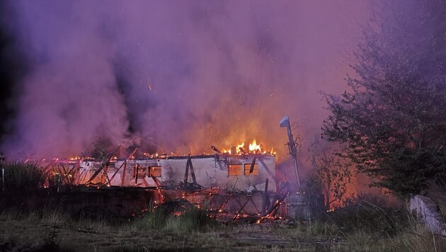 Dört itfaiye ekibi görevlendirilmiştir. (Bild: FF Rohrbach an der Lafnitz)