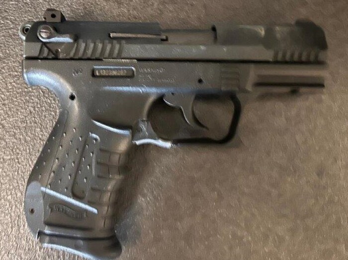 Diese Waffe wurde bei dem Verdächtigen sichergestellt.