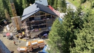 Der Bau von zwölf Doppelhäusern sorgt aktuell auf der Turrach für Gesprächsstoff. (Bild: SKT Construction GmbH)