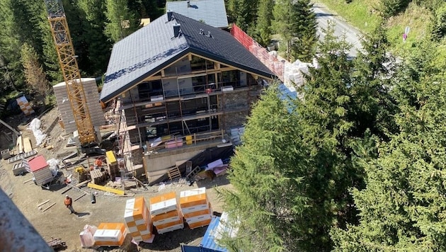 The construction of twelve semi-detached houses is currently causing a stir on the Turrach. (Bild: SKT Construction GmbH)