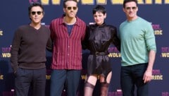 Emma Corrin stahl mit ihrem Outfit den „Deadpool & Wolverine“-Hauptdarstellern Ryan Reynolds und Hugh Jackman glatt die Show. (Bild: picturedesk.com/Annette Riedl / dpa)