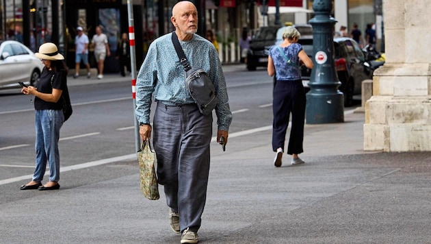 Her zaman dikkatleri üzerine çekti ama aktör John Malkovich Avusturya sokaklarında çoğunlukla tanınmadı. (Bild: Starpix)