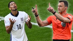 Jude Bellingham (re.) ist „not amused“, denn Felix Zwayer pfeift Englands EM-Halbfinale. (Bild: AFP/APA/OZAN KOSE, APA/Kirill KUDRYAVTSEV)