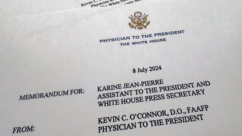 The White House released a statement from Biden's personal physician on Tuesday regarding the US president's health. (Bild: AP)