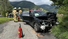 Beim Unfall in Piesendorf, Montagnachmittag, wurden insgesamt fünf Menschen schwer verletzt. (Bild: FF Piesendorf)