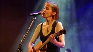 Ein Superstar, der sich stets nach seinen eigenen Befindlichkeiten richtet: Suzanne Vega wird 65 Jahre alt. (Bild: Olaf Tausch)