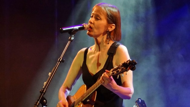 Ein Superstar, der sich stets nach seinen eigenen Befindlichkeiten richtet: Suzanne Vega wird 65 Jahre alt. (Bild: Olaf Tausch)