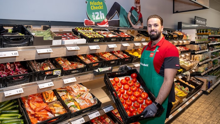 Frischeheld:innen sorgen den ganzen Tag über für frisches Obst und Gemüse.