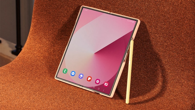 The Galaxy Z Fold 6 can also be operated with an optional stylus. (Bild: Samsung)
