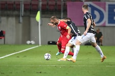 Zukic (li.) spielte in der Conference League einst in Klagenfurt gegen den LASK. (Bild: GEPA/GEPA pictures)